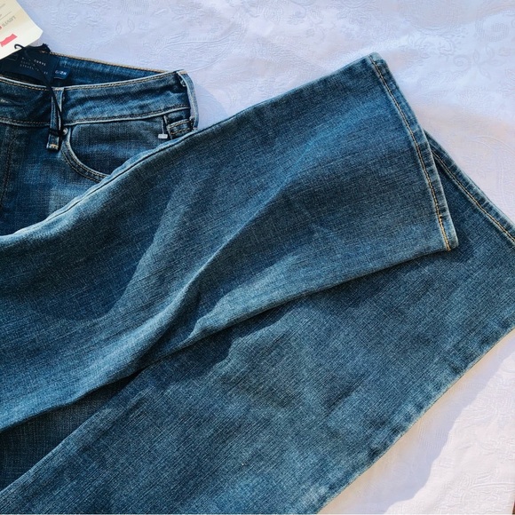 Levi's Women's Indigo straight leg Jeans 8 NWT - Picture 7 of 7